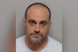 San Antonio exmaestro amenazas escuela arresto mensajes violencia campus BASIS seguridad padres