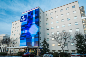 Un juez deberá decidir si ordena el desalojo de la paciente para liberar la cama hospitalaria.