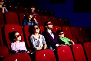crianca-no-cinema-1.jpg