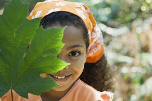 menina-natureza-planta.jpg