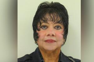 Dos vehículos caen a un agujero en una calle de San Antonio dejando a un muerto y varios heridos 