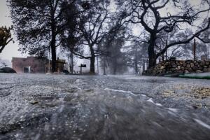 Tormentas regresan al sur de California con alertas de evacuación y posibles tornados