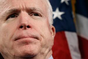 John McCain, senador por Arizona y excandidato presidencial republicano