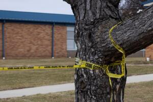 Estudiante cuenta el terror que vivió tras un tiroteo en una escuela de California.