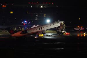 APTOPIX LaGuardia Crash