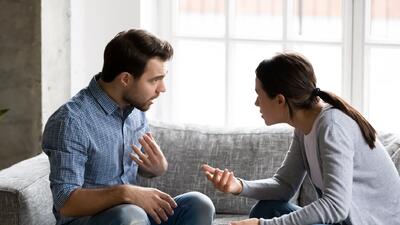 Tu pareja se hace la víctima? Descubre cómo puedes evitar que siga pasando en tu relación | Estilo de Vida Parejas | Univision Tu pareja se hace la víctima? Descubre cómo puedes evitar que siga pasando en tu relación | Estilo de Vida Parejas | Univision