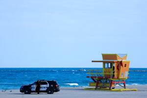 multas-toque-de-queda-miami-coronavirus.jpg
