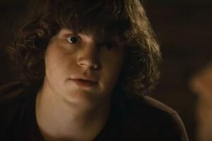 never-back-down-pelicula-evan-peters.jpg