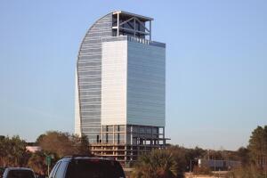 El apodo “I-4 Eyesore” surgió por su estructura inacabada y su impacto visual entre conductores.