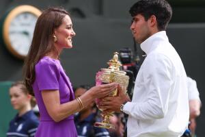 La princesa fue la encargada de entregarle el trofeo al campeón, Carlos Alcaraz. 