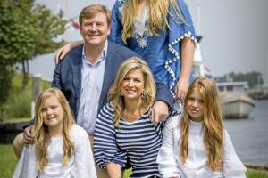 Rey Guillermo Alejandro, la Reina Máxima de Holanda y sus hijas