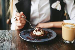 brownie-helado-antojo-dulce.jpg