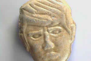 ÉXTASIS-PASTILLAS CON FORMA DE TRUMP