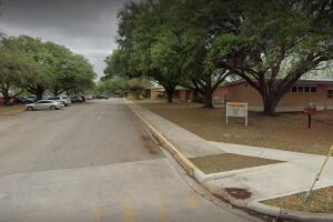 arma estudiante dispara Seguin Texas