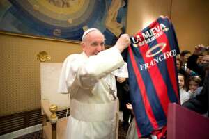 papa-francisco-camisetas-de-futbol-1.jpg