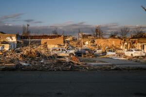 Tornados en el centro de Estados Unidos deja más de 90 muertos, pero la cifra podría aumentar