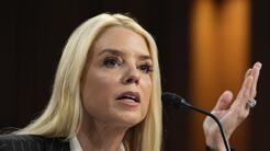 La fiscal general Pam Bondi suspende los fondos federales que reciben las “ciudades santuario” 