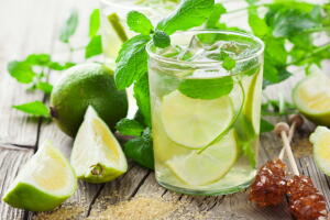 agua-limao-copo.jpg
