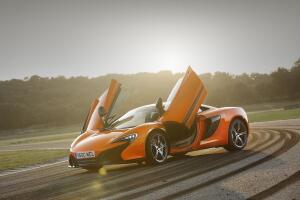 McLaren-650S-2015.jpg