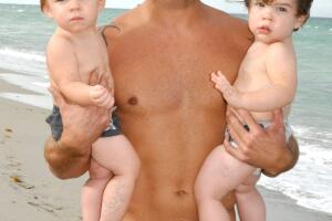 Ricky Martin y sus gemelos 