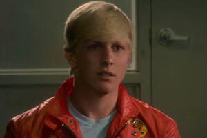 Cobra Kai Johnny Lawrence joven serie de Netflix.jpg