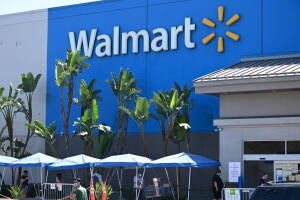US-HEALTH-VIRUS-ECONOMY-RETAIL
