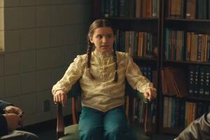 Gwen El teléfono negro escena cambiada.jpg