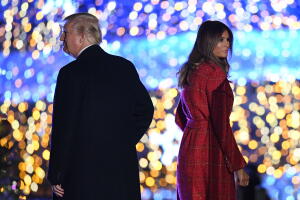 Donald y Melania Trump en un evento navideño en la Casa Blanca a finales de noviembre de 2017.