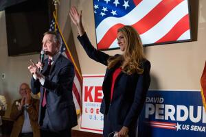 David Perdue y Kelly Loeffler