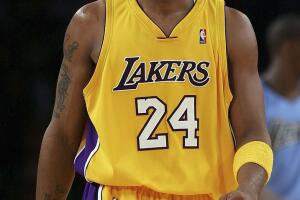 kobe-bryant-lakers-uniforme.jpg
