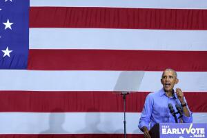 Barack Obama llega a Phoenix a impulsar a los demócratas Mark Kelly y Katie Hobbs.