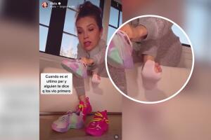 Thalía y su calcetín roto.jpg