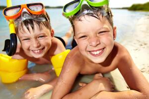 Conheça doenças comuns que os pequenos podem pegar na praia