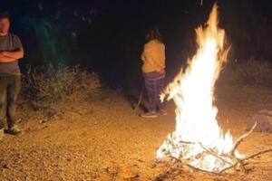 Madre e hija prenden fuego para ser rescatados