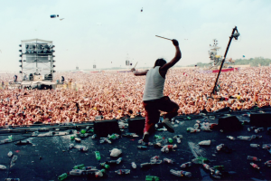 Fiasco total Woodstock 99 Netflix documental.png