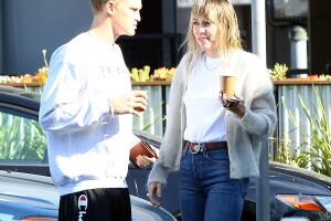 Miley Cyrus, Cody Simpson