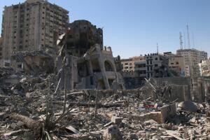 Zona de Gaza bombardeada por fuerzas israelíes.