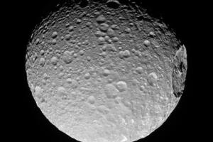 Mimas, luna de saturno