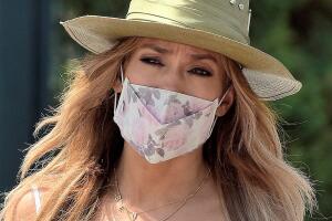 Jennifer Lopez collar nombre de Ben Affleck