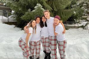 Laura Flores y sus hijos