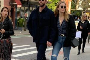 PREMIUM EXC Liam Hemsworth, Maddison Brown