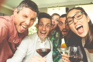 Beber con amigos