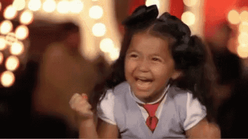 nina-emocion-felicidad-alegria-feliz.gif