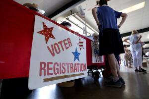Beto O´Rourke no logra remontar las encuestas que lo muestran distante de Gregg Abbott.