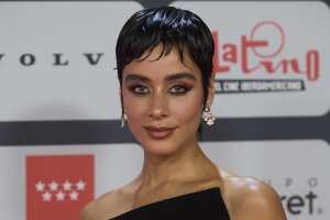Esmeralda Pimentel Premio Platino 2022.jpg