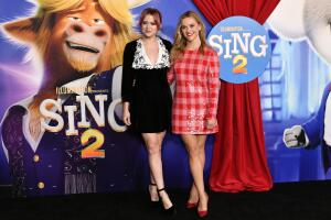 Reese Witherspoon Ava Phillippe Sing 2 Grosby.jpg