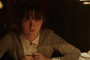 down-a-dark-hall-película-isabelle-fuhrman.jpg