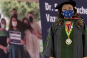 Inmigrante mexicana cumple su sueño de ser doctora. 