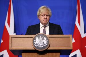 Primer ministro británico Boris Johnson ofrece una rueda de prensa para anunciar nuevos controles por ómicron.