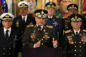 Ministro de Defensa reprocha autoproclamación de Guaidó y advierte peligro